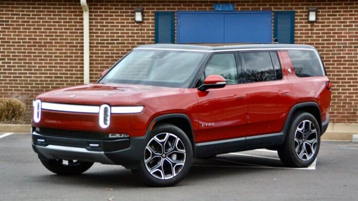 Rivian R1S electric SUV review: A mixed bag for big The Rivian R1S marries the box-it-came-in styling of the company’s R1T pickup truck with the three-row SUV body style families need.