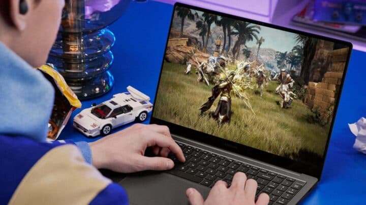 Samsung Galaxy Book 3 Ultra Gaming με Galaxy Buds 2 Pro