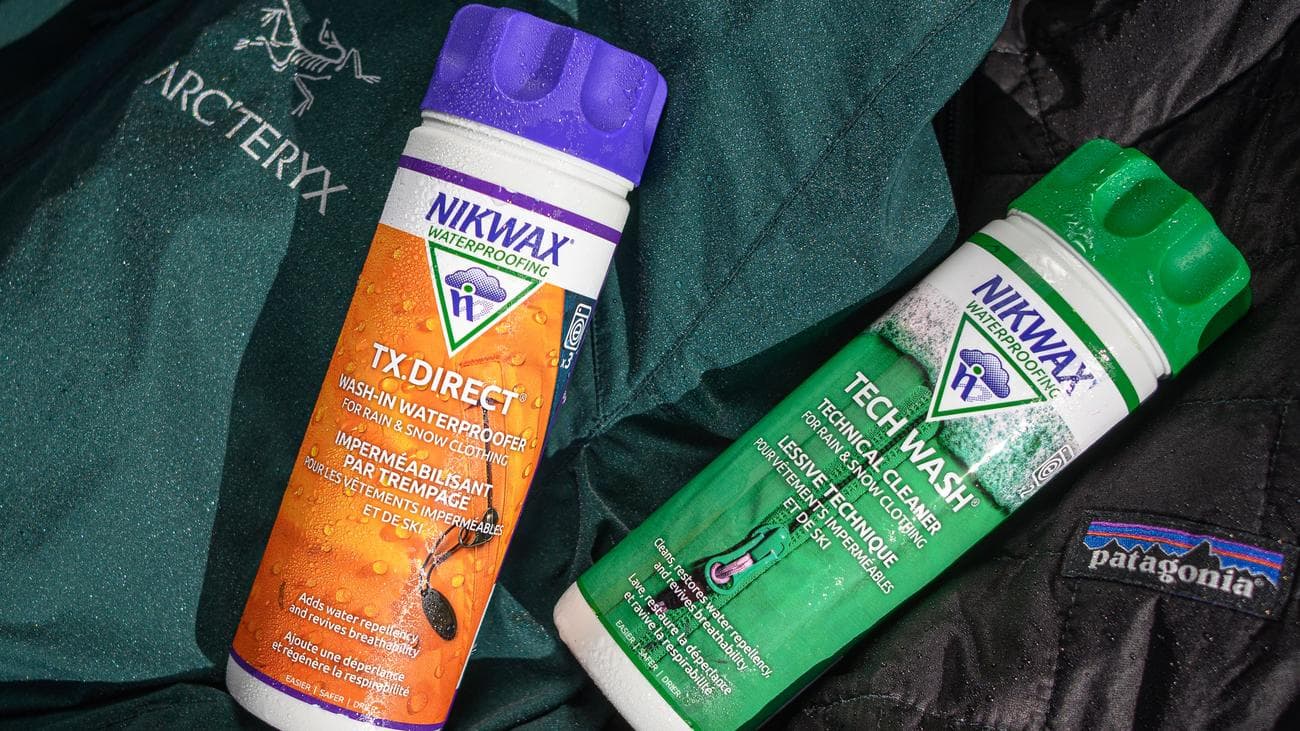 Πώς να αδιαβροχοποιήσετε ένα σακάκι χρησιμοποιώντας Nikwax και πλυντήριο ρούχων.