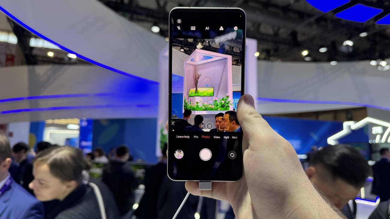 Το Nubia Flip 5G βγάζει φωτογραφία