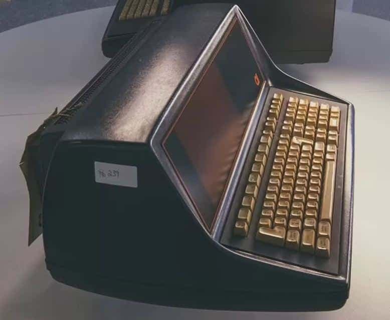 παλιότερα PC, Δύο από τα παλιότερα desktop PC στον κόσμο ανακαλύφθηκαν σε καθάρισμα σπιτιού