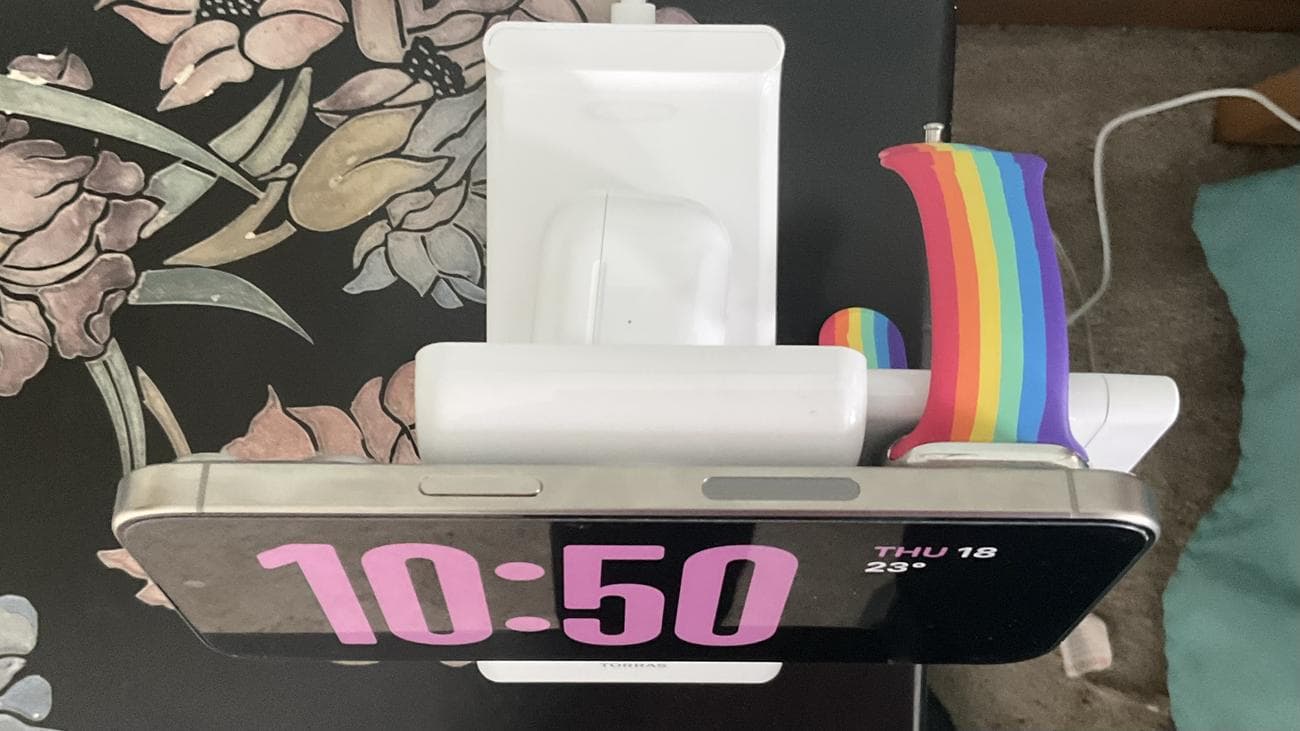 Σταθμός φόρτισης TORRAS 3 σε 1 με βάση φόρτισης MagSafe