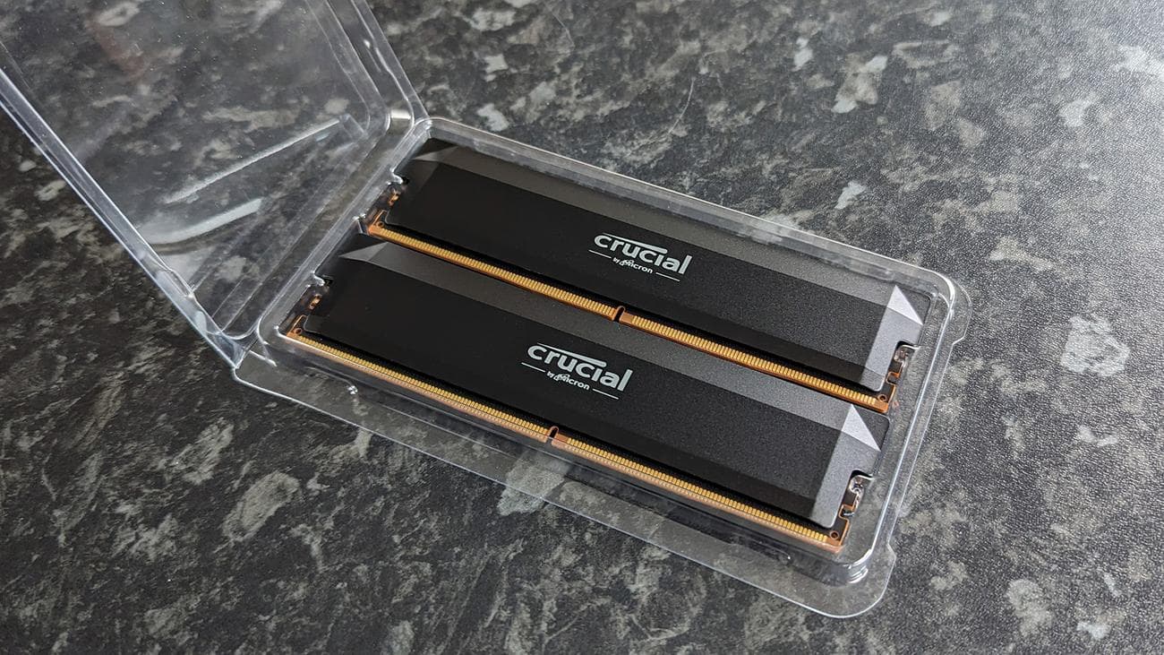Πακέτο Crucial Pro Series Overclocking Edition DDR5 RAM 32 GB σε πλαστική συσκευασία