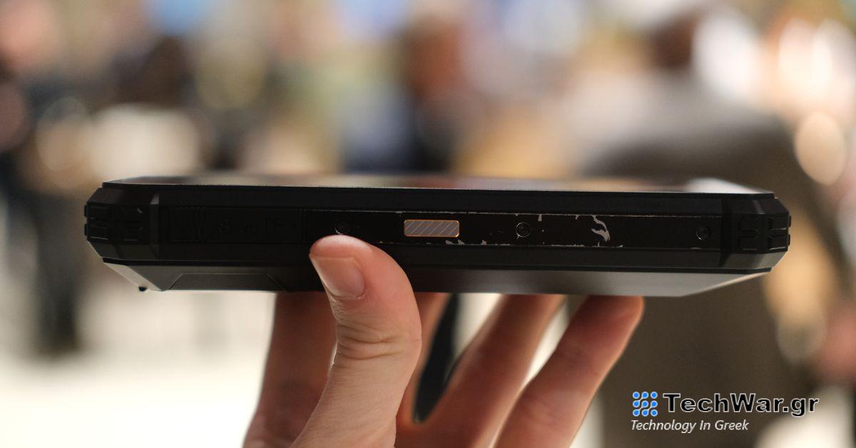 Τώρα υπάρχει μια μπαταρία 28.000 mAh με ένα τηλέφωνο μέσα
