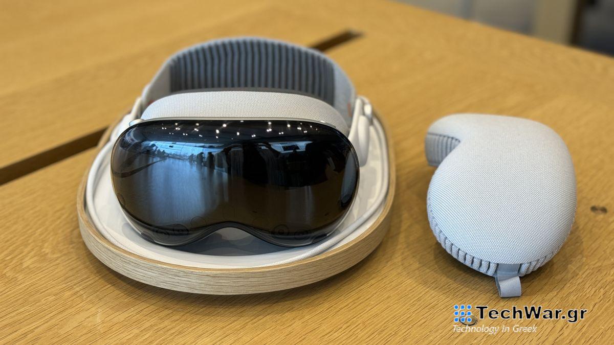 Apple Vision Pro demo appointment - on tray, cover removed