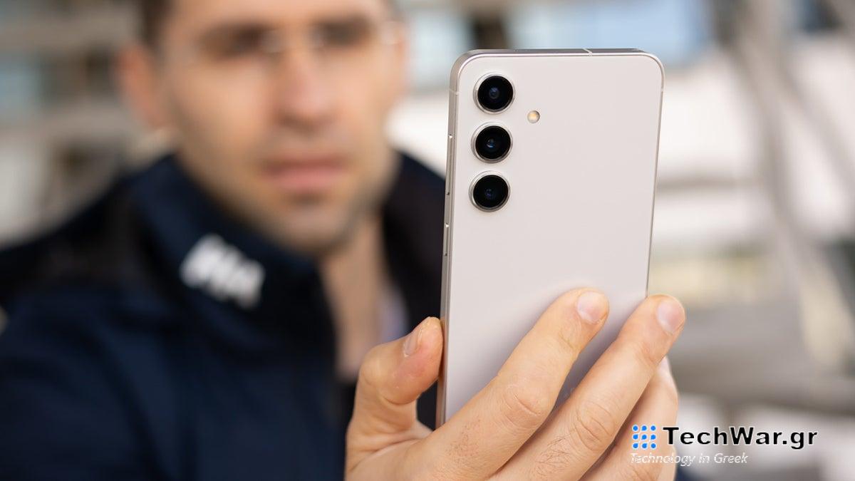 Για πρώτη φορά, περισσότεροι αγοραστές Galaxy S24 έδωσαν στο τηλέφωνό τους βαθμολογία 5 αστέρων από τους αγοραστές iPhone 15
