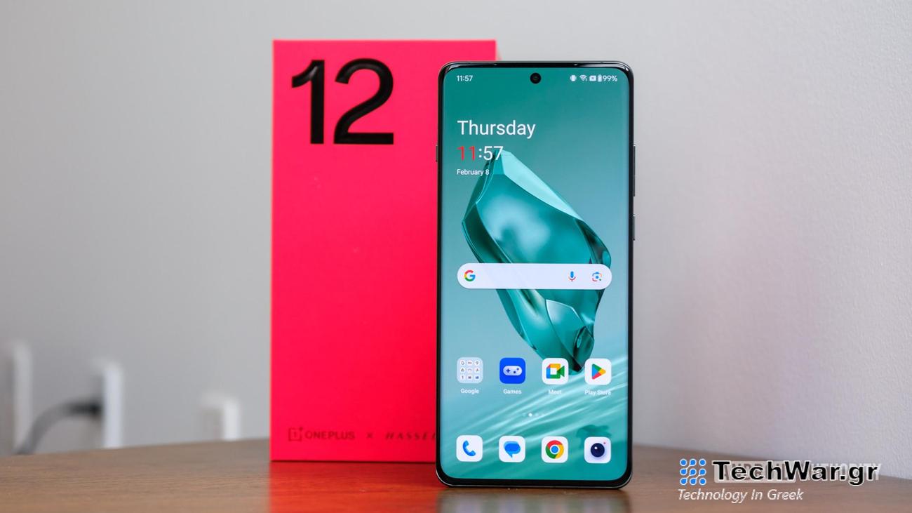 oneplus 12 home screen with box