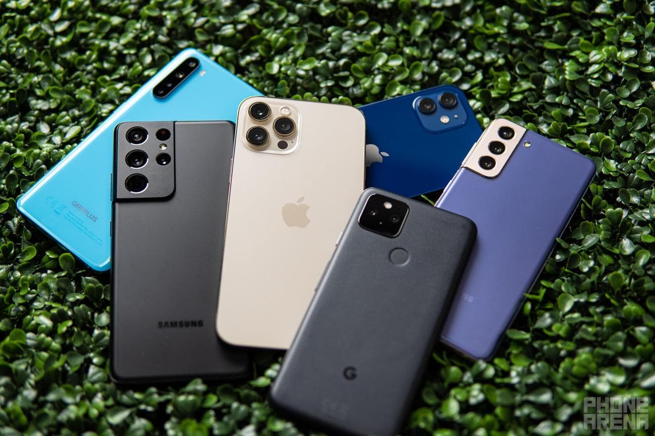 Η μονομαχία iPhone εναντίον Galaxy πυροδοτείται από τη συναυλία της Rihanna, αλλά είναι ούτως ή άλλως τόσο διαφορετικές οι κάμερες των τηλεφώνων;