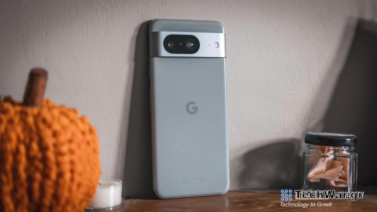 Google Pixel 8 back standing upright