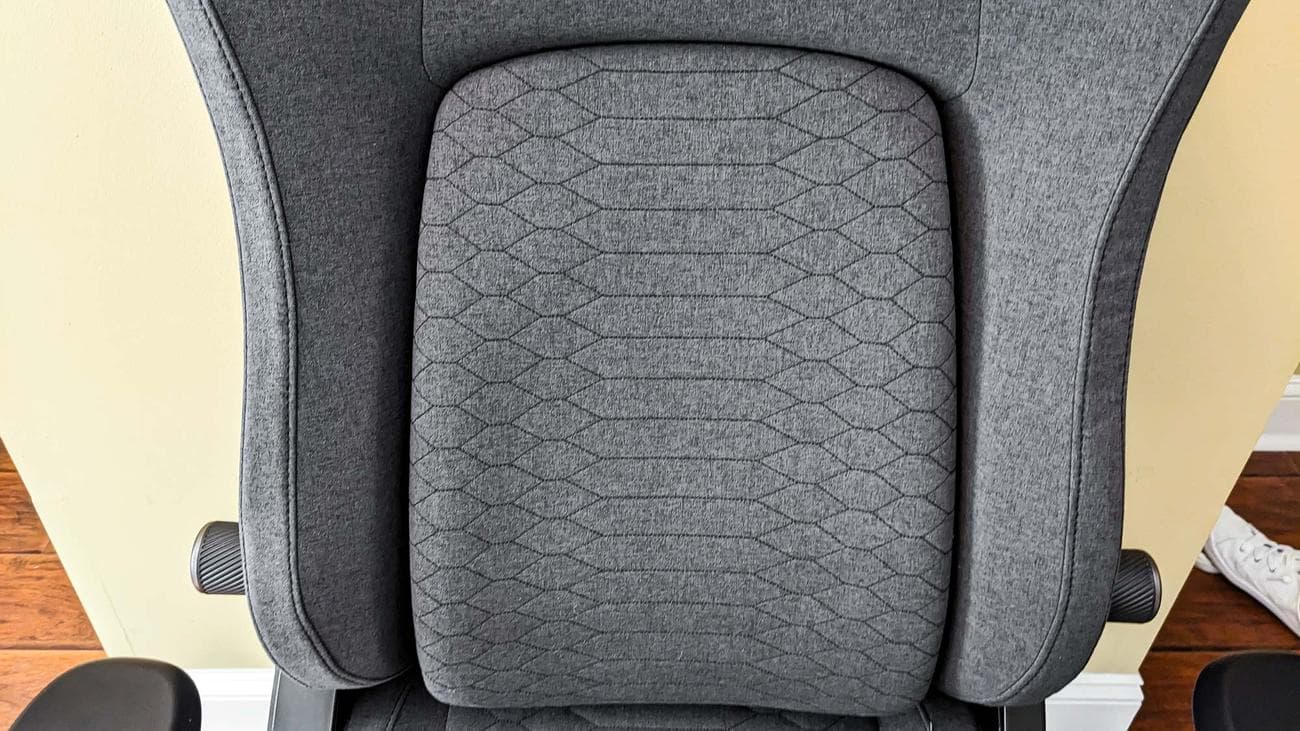 Η οσφυϊκή υποστήριξη 6D του Razer Iskur V2