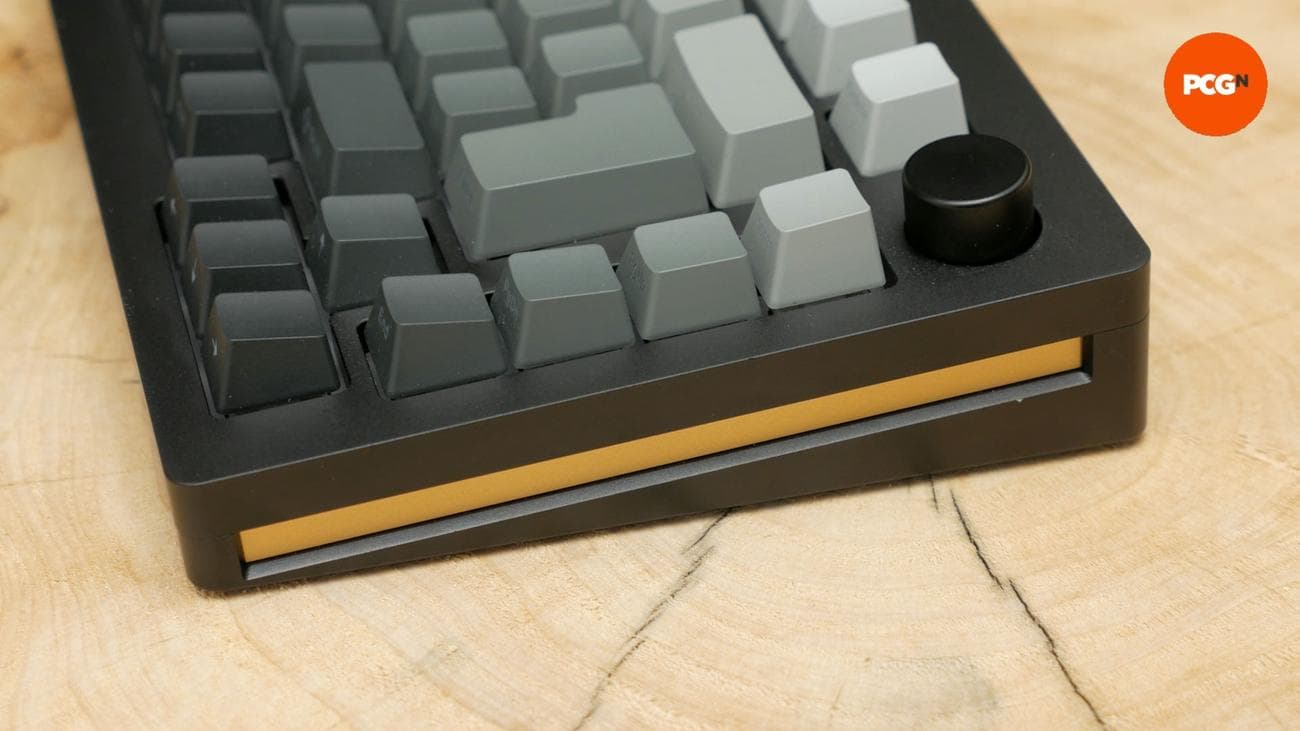 Monsgeek M1W SP review image showing the keyboard from the side.