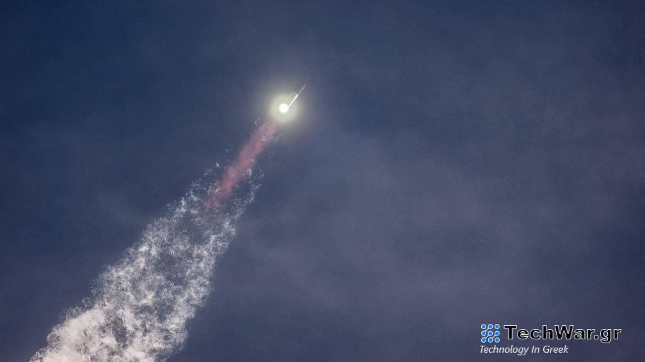 Starship rocket launching during third test