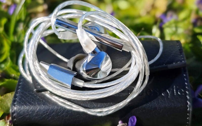 Questyle NHB 15 headphones outdoors