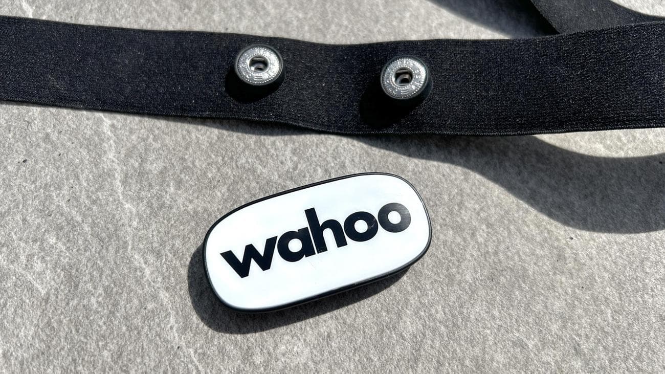 Παρακολούθηση καρδιακών παλμών Wahoo TRACKR σε σκληρή επιφάνεια