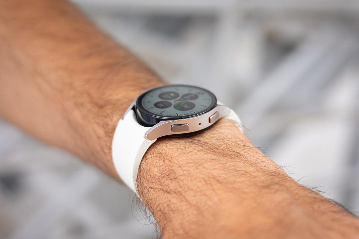 Το Galaxy Watch 6 είναι ήδη αρκετά υπέροχο, αλλά η τεχνητή νοημοσύνη θα μπορούσε να το κάνει ακόμα καλύτερο.  |  Image Credit -- PhoneArena - Η Amazon αποκαλύπτει πρόωρα βασικές πληροφορίες για το Samsung Galaxy Watch 7, συμπεριλαμβανομένης της ημερομηνίας κυκλοφορίας