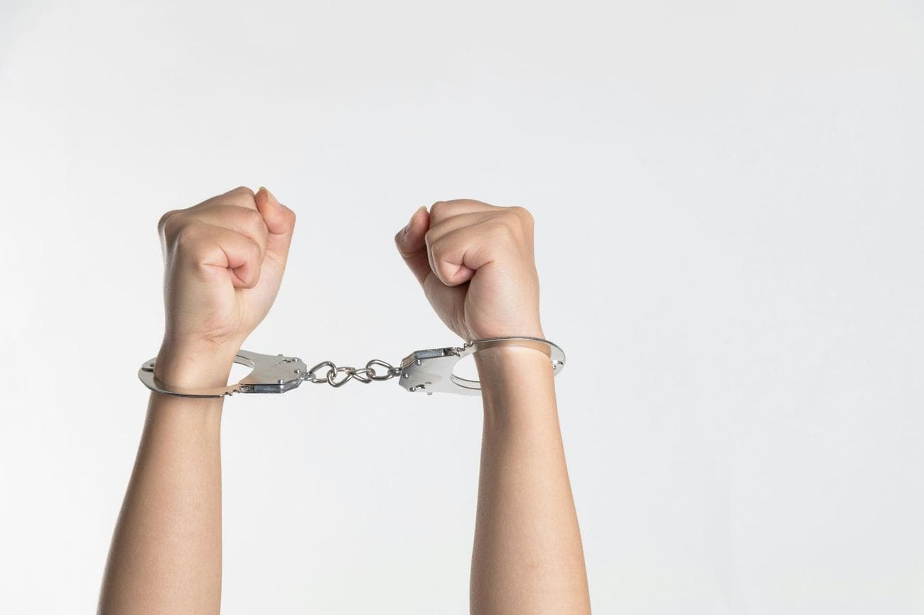 Ο Τζούλιαν Ασάνζ είναι ελεύθερος να συμφωνήσει με τον Τζούλιαν Ασάνζ
