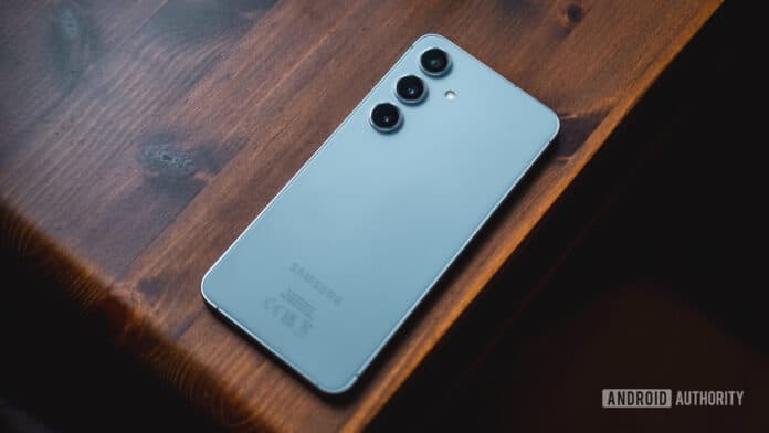The Samsung Galaxy S25 battery is said to match that of the Galaxy S24.