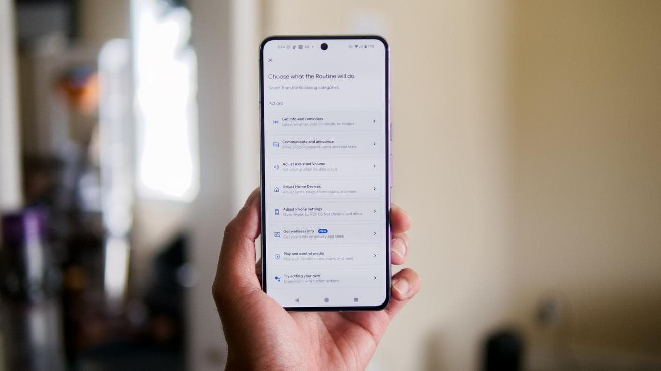 Το Pixel 8 Pro εμφανίζει αυτοματισμούς στην εφαρμογή Google Home.