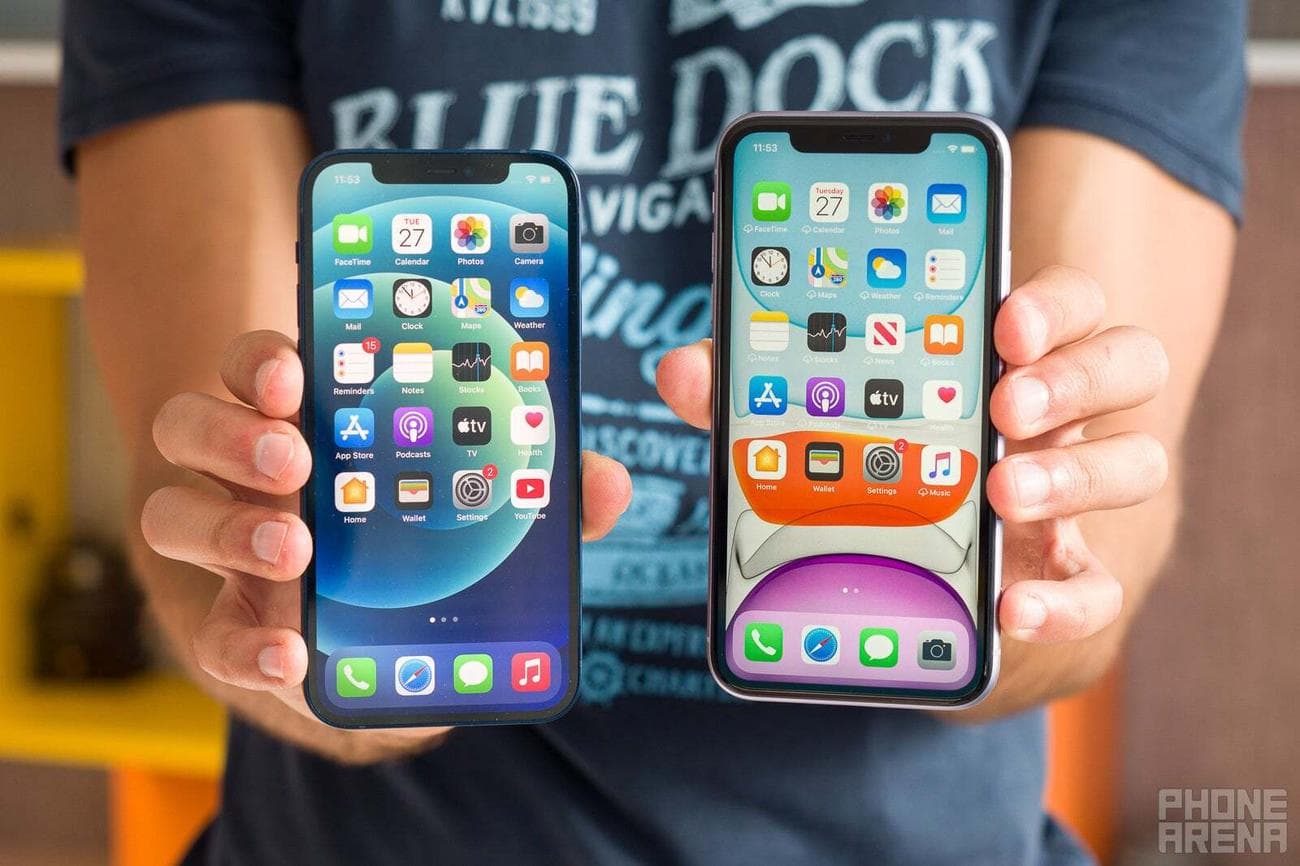 Το iPhone 12 εναντίον του iPhone 11. |  Πηγή εικόνας - PhoneArena - Διαρροή επανασχεδιασμού iPhone 16: απλώς διαφημιστική εκστρατεία ή ουσιαστικό λίφτινγκ;