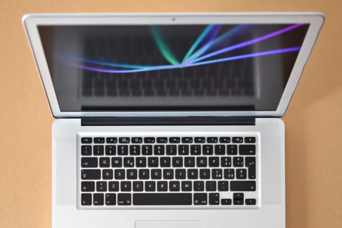 Ζήστε την καινοτομία της Apple με ένα κομψό και ισχυρό ανακαινισμένο MacBook Air, τώρα 247,99 $
