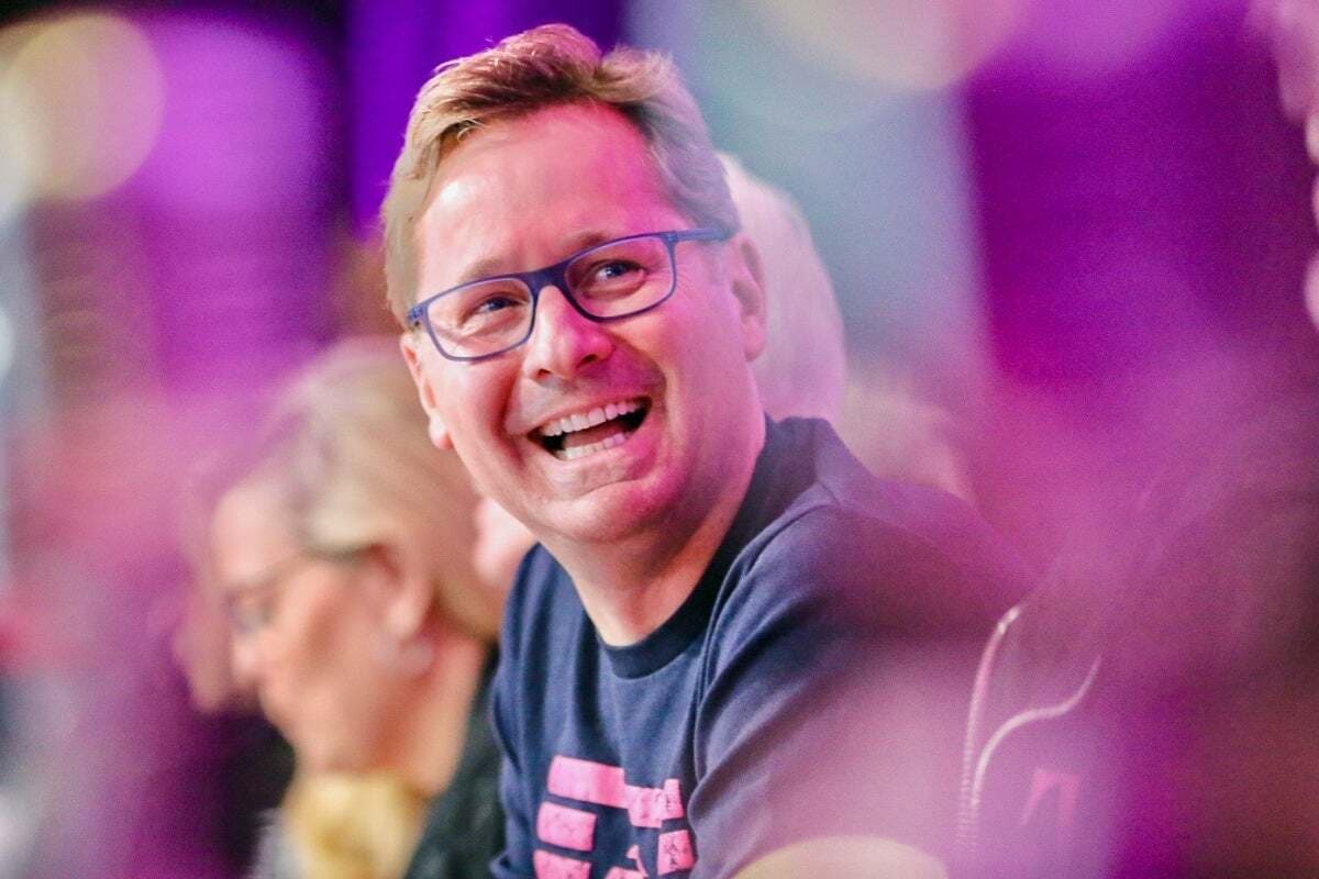 Ο τρέχων διευθύνων σύμβουλος της T-Mobile Mike Sievert - Ο εκπρόσωπος της T-Mobile αποκαλύπτει τα πράγματα που πρέπει να γνωρίζει ένας συνδρομητής όταν παραγγέλνει ένα τηλέφωνο ή μια νέα γραμμή