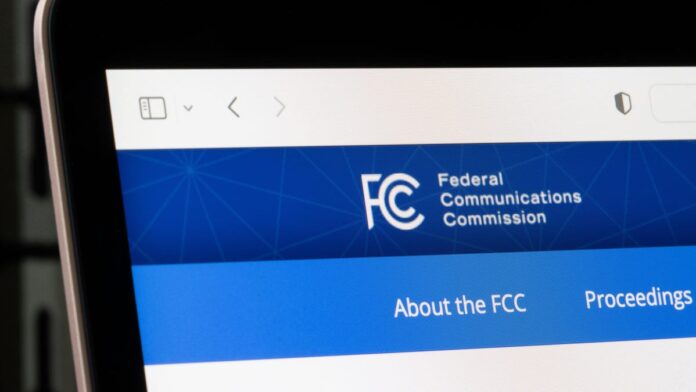 Η FCC θέλει να κάνει πολύ πιο εύκολο το ξεκλείδωμα του τηλεφώνου σας για εναλλαγή παρόχου
