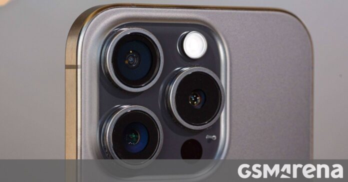 Αναφορά: Η Apple θα κάνει τις μπαταρίες του iPhone πιο εύκολη στην αντικατάσταση
