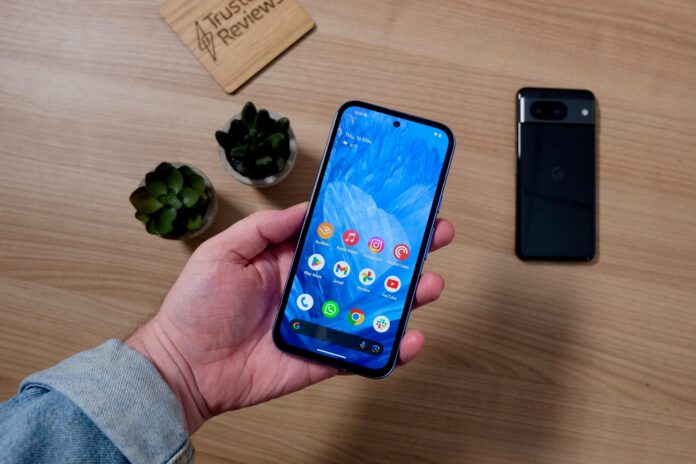 Το Android διεκδικεί το στέμμα της μακροζωίας, μετά την παραδοχή του Apple iPhone
