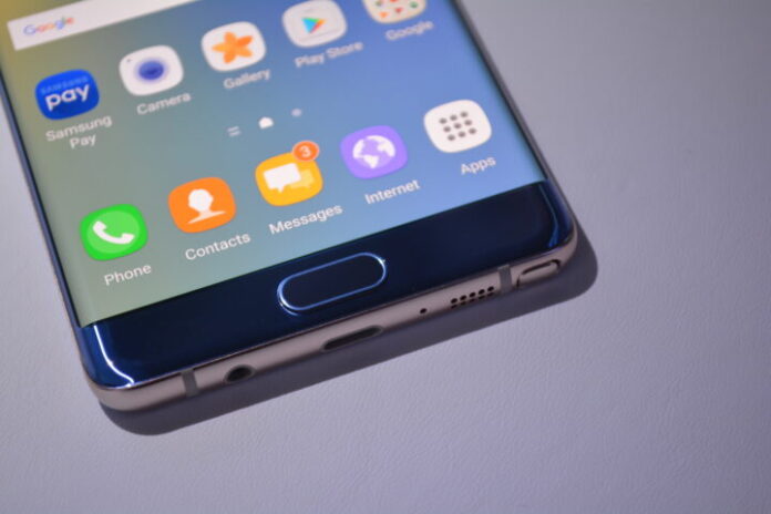 Το Samsung Galaxy S25 Ultra θα έχει στρογγυλεμένες γωνίες όπως το Galaxy Note 7
