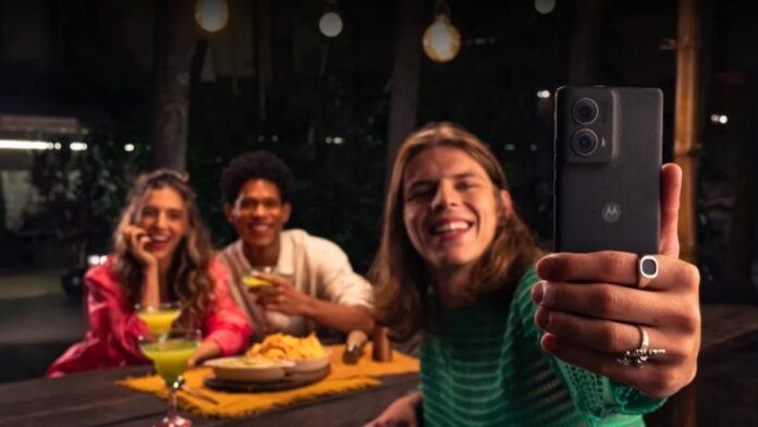 Η T-Mobile και η Metro πωλούν το ολοκαίνουργιο Motorola Edge (2024) ξεκινώντας από τη χαμηλή τιμή του δωρεάν
