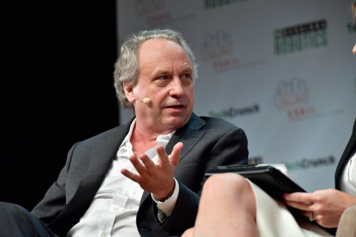Ο πρωτοπόρος της ρομποτικής του MIT, Rodney Brooks, πιστεύει ότι οι άνθρωποι υπερεκτιμούν κατά πολύ τη γενετική τεχνητή νοημοσύνη
