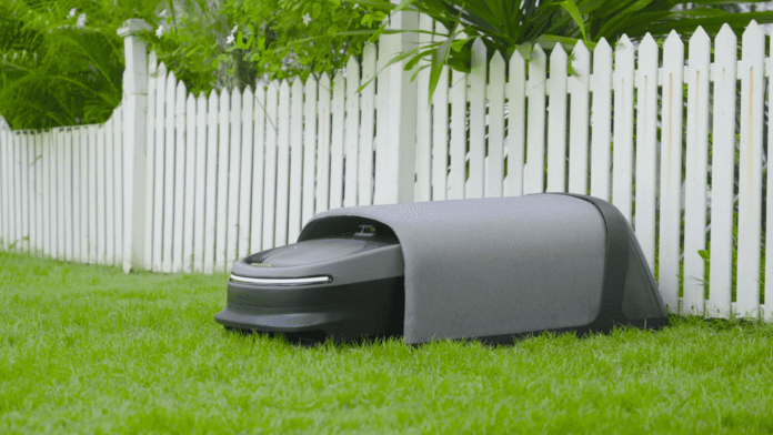 Oasa R1 worlds first robot reel mower