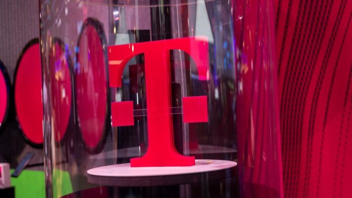 Ο εκπρόσωπος της T-Mobile αποκαλύπτει τα πράγματα που πρέπει να γνωρίζει ένας συνδρομητής όταν παραγγέλνει ένα τηλέφωνο ή μια νέα γραμμή
