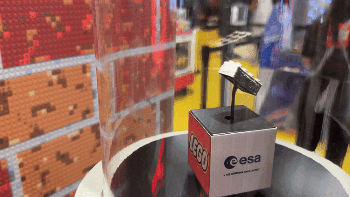 Ναι, αυτό είναι ένα τούβλο Lego κατασκευασμένο από σκόνη μετεωρίτη
