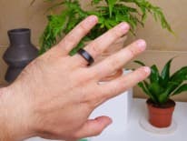 Το Galaxy Ring μοιάζει και έχει αίσθηση σαν ένα κανονικό δαχτυλίδι