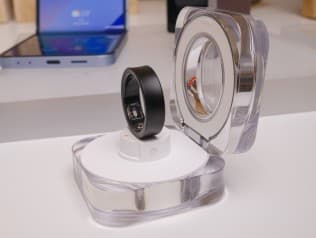 Galaxy Ring στη θήκη φόρτισής του