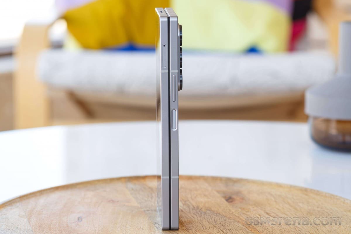 Samsung Galaxy Z Fold6 για έλεγχο