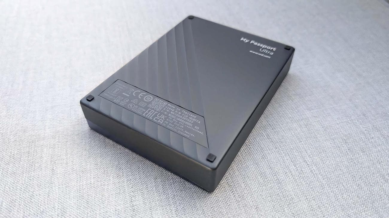 Western Digital My Passport Ultra κάτω.