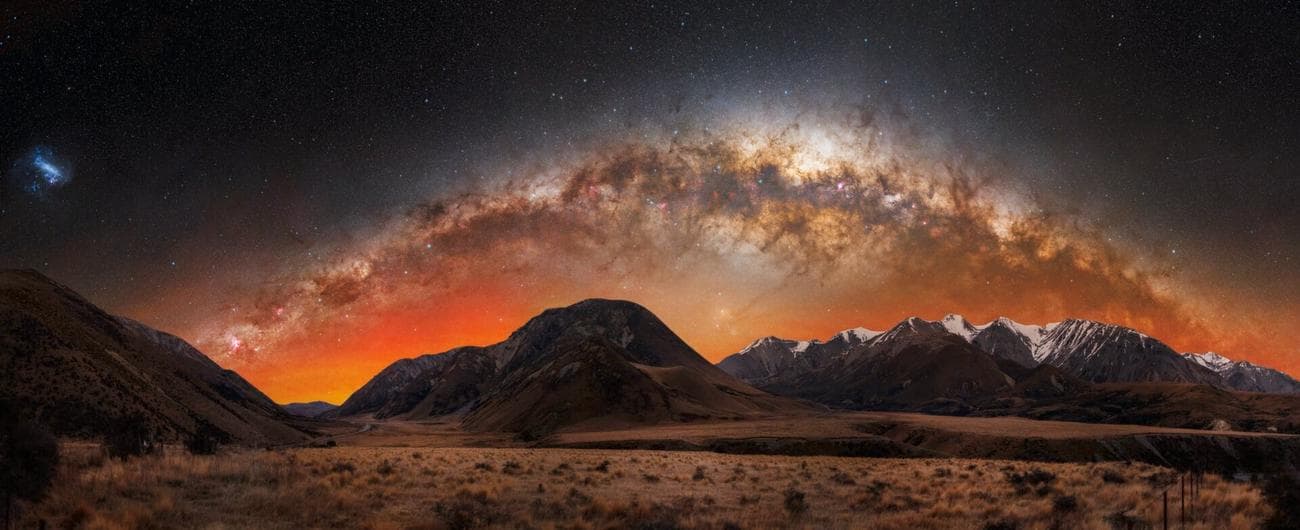 Auroral Touch The Milky Way's Close Encounter