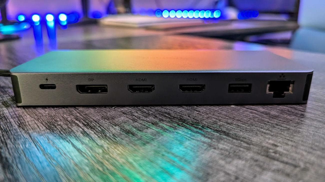 Εικόνα του σταθμού σύνδεσης UGREEN Revodok Pro 313.