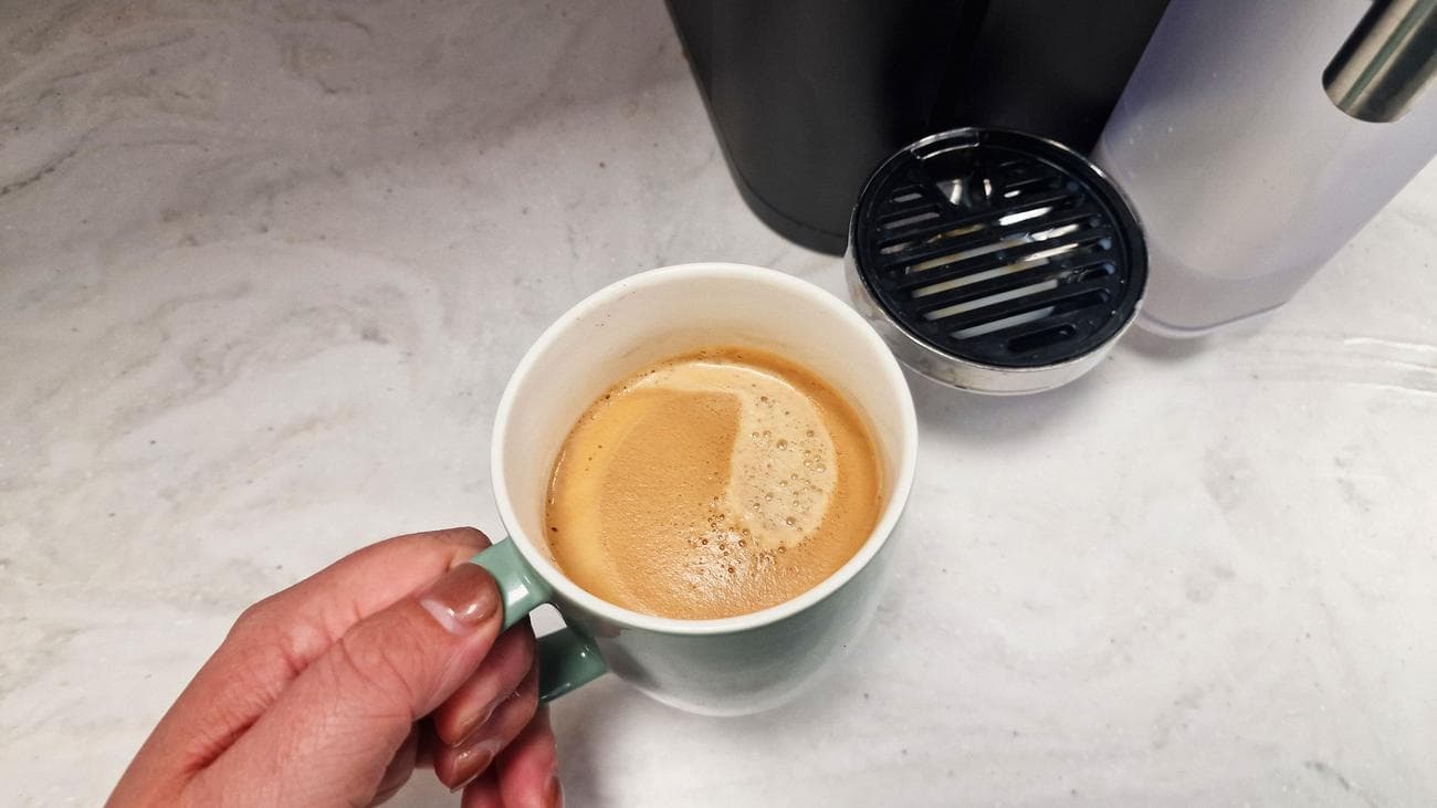Nespresso Vertuo Lattissima με φρέσκο ​​αμερικάνο