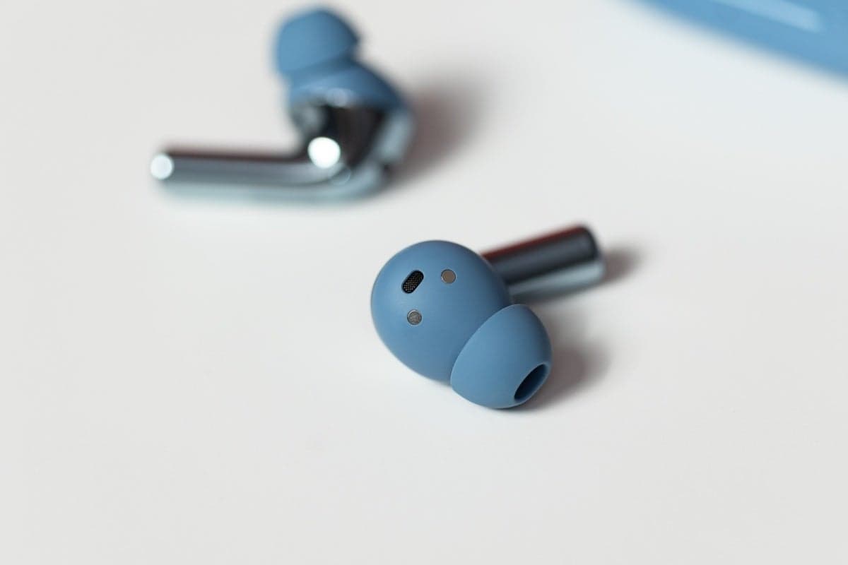 Το OnePlus Buds 3 Pro είναι πιθανό να είναι ακόμη πιο κομψό και πιο όμορφο από το Buds 3 (φωτογραφία εδώ).  |  Image Credit -- PhoneArena - Η OnePlus θα μπορούσε να πραγματοποιήσει άλλη μια μεγάλη καλοκαιρινή εκδήλωση για να αποκαλύψει σύντομα τα Nord 4, Buds 3 Pro και Watch 2R