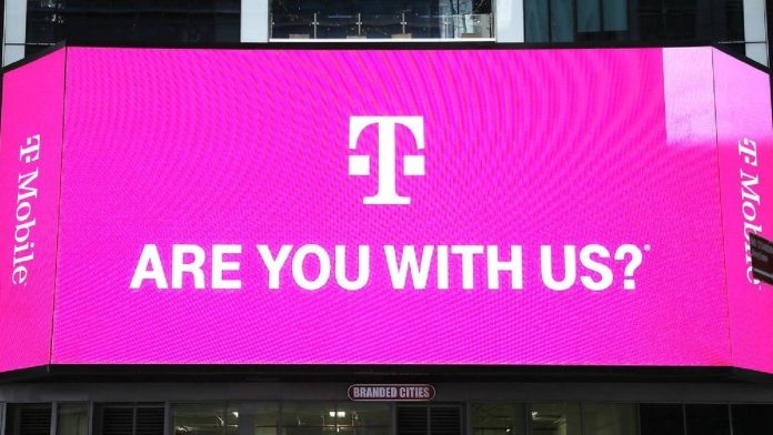 Οι εκπρόσωποι της T-Mobile λένε ότι είναι «γραμμένοι» για την πώληση ενός νέου τηλεφώνου χωρίς αξεσουάρ
