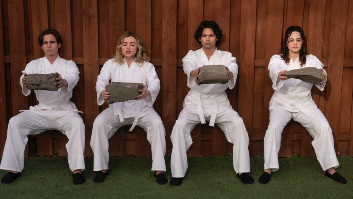 Το πρώτο τρέιλερ της 6ης σεζόν του Cobra Kai έχει παγκόσμια στοιχήματα και μυστικά του Miyagi
