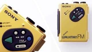 Το Sony Walkman WM-F5 σε λευκό φόντο