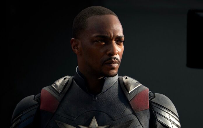 Η Marvel γιόρτασε τις 4 Ιουλίου με την καλύτερή μας εμφάνιση στο New Captain America Suit του Sam
