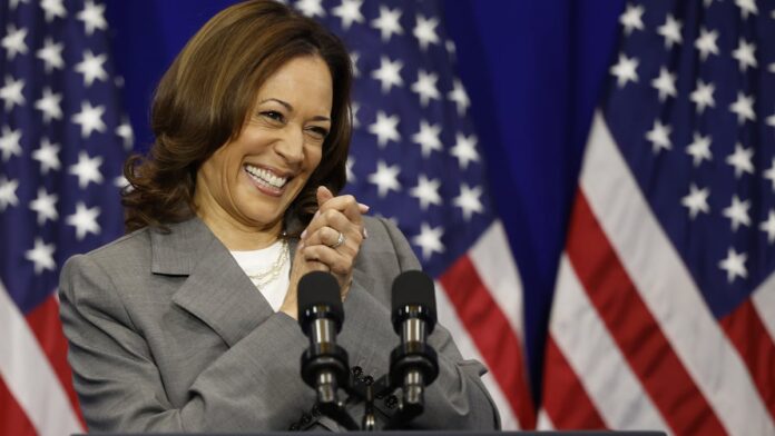Γιατί το Twitter έχει εμμονή με την Kamala Harris αυτή τη στιγμή
