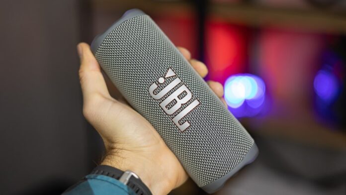Αυτή η συμφωνία Walmart μετέτρεψε το δημοφιλές JBL Flip 6 σε best-seller για άλλη μια φορά
