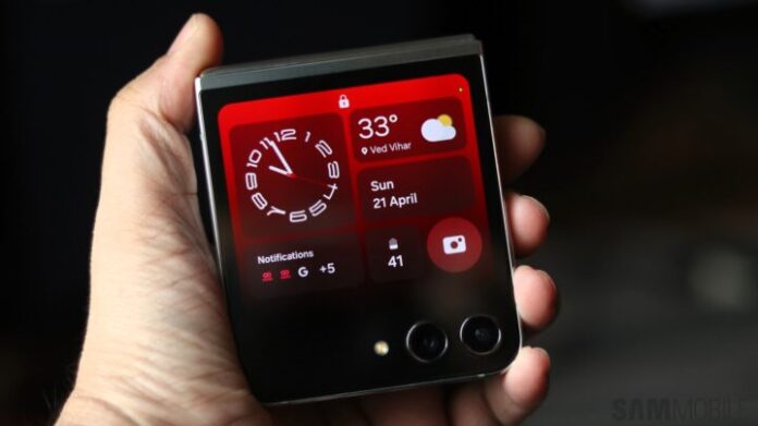Galaxy Z Flip 5 cover display
