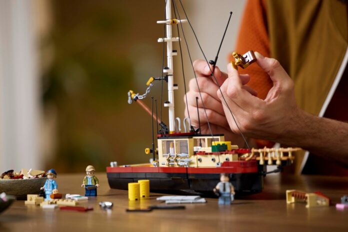 Το νέο σετ σιαγόνων της Lego δεν θα σας αφήσει να φτιάξετε μεγαλύτερο σκάφος
